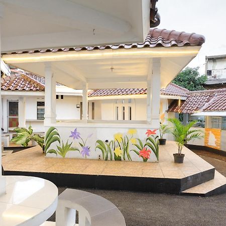 Reddoorz Syariah Near Taman Air Mancur Bogor Hotel Exterior photo